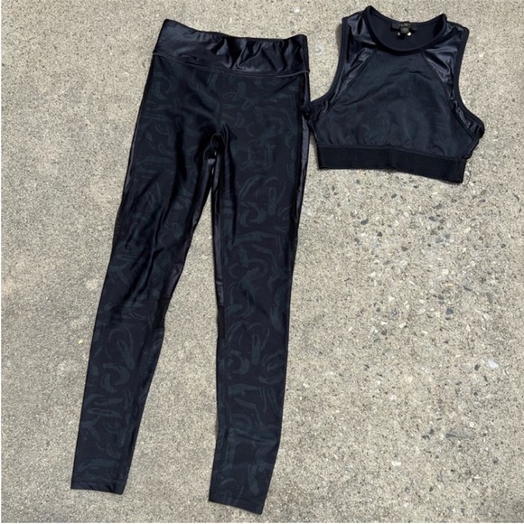 ALALA Active Workout SET Printed Black Size XS Gloss Shine Mesh - Picture 1 of 11
